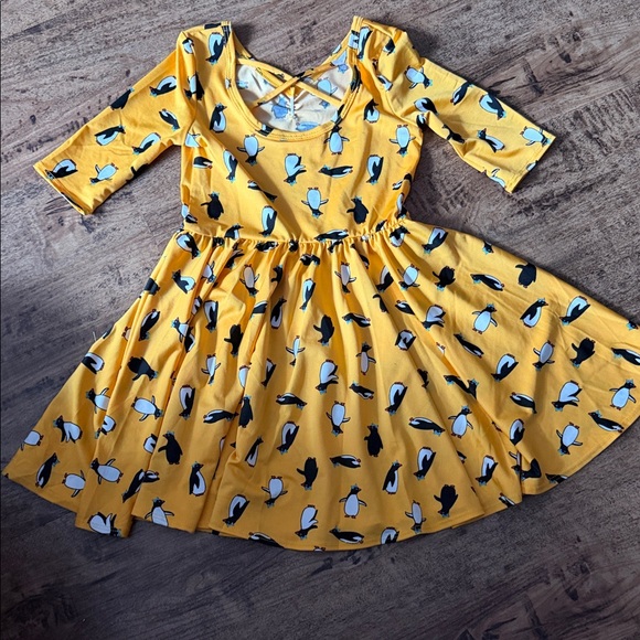Yellow Penguin Print Kids Dress size 5/6 - Picture 3 of 4